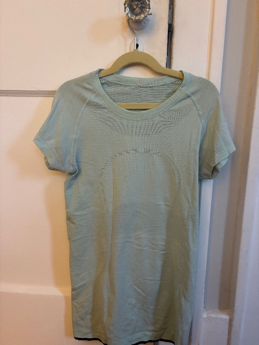 Lululemon Swiftly Tech Short-Sleeve Shirt 2.0 Hip Length Mint Green Size 4